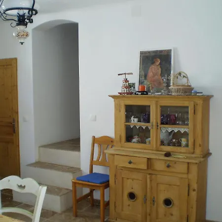 Maison Du Figuier بيت للعطل